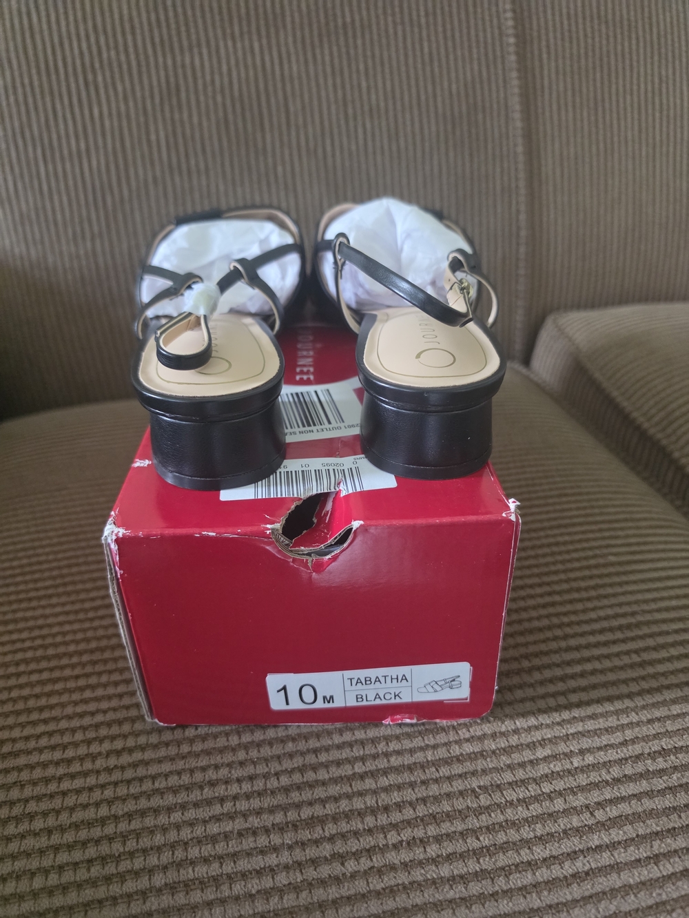 NIB Journee Collection Tabatha Black Low Block Heel Sandals - Size 10 - Picture 3 of 8